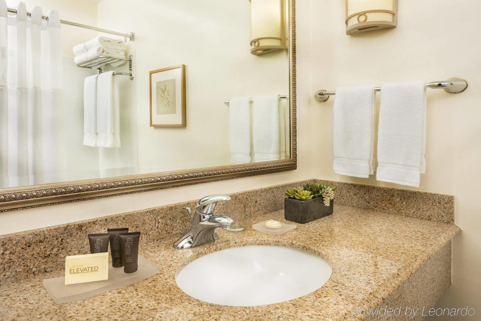 Best Western Ontario Mills Mall Ngoại thất bức ảnh